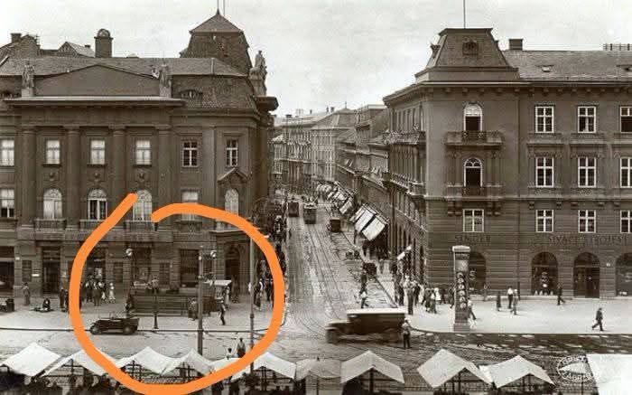 Trg bana Jelačića. WC izgrađen 1908. godine